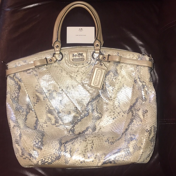 Large Coach Purse - Picture 8 of 9